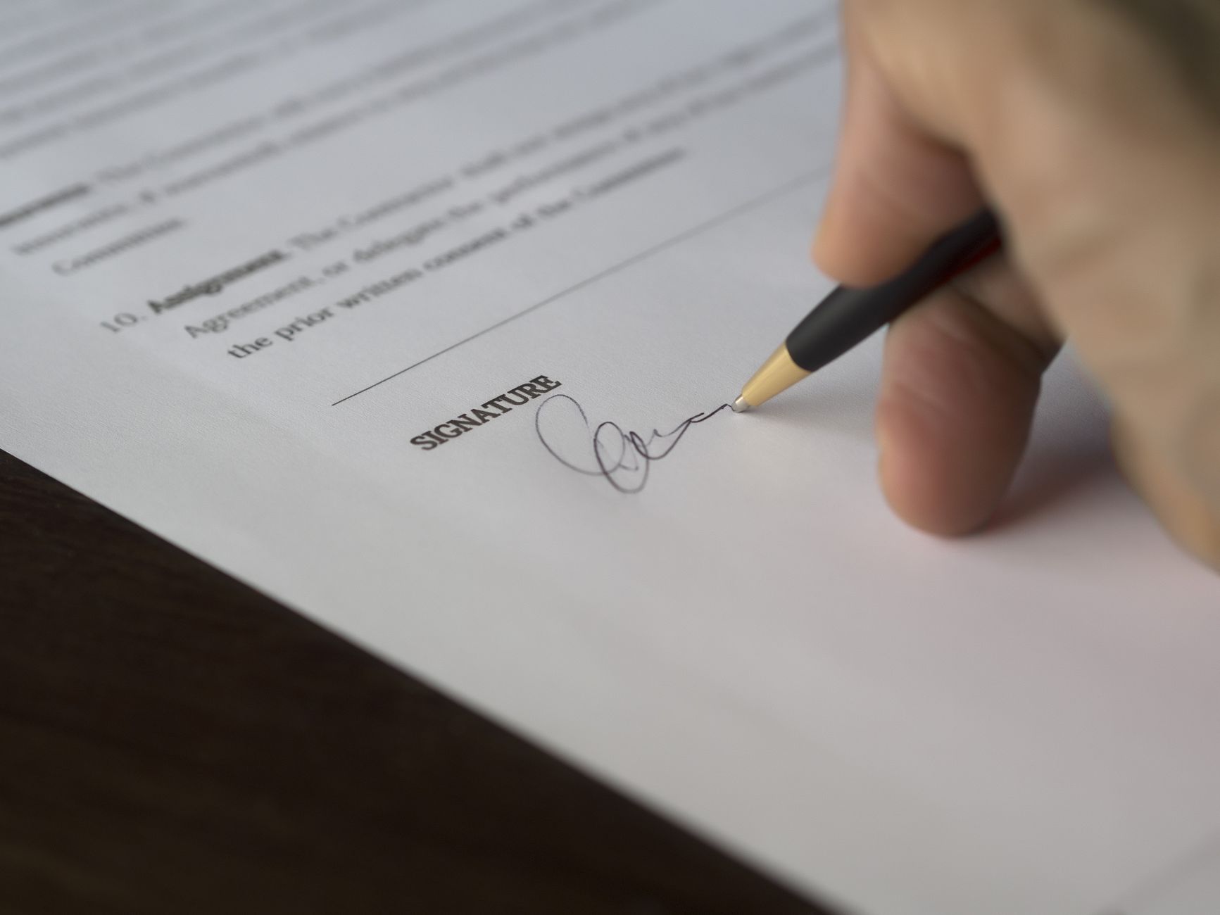 Firma de documentos legales en asuntos patrimoniales